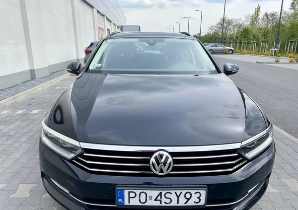 Volkswagen Passat cena 63900 przebieg: 111847, rok produkcji 2016 z Poznań małe 407